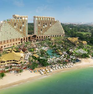 Centara Grand Mirage Beach Resort Pattaya - Sha Extra Plus Exterior photo