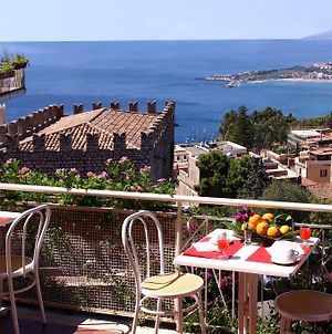 טאורמינה Hotel Mediterranee Exterior photo