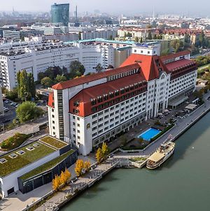 מלון Hilton Vienna Waterfront Exterior photo