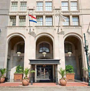 מלון Hilton New Orleans / St. Charles Avenue Exterior photo
