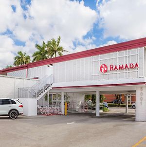 מלון Ramada By Wyndham Miami Springs/Miami International Airport Exterior photo