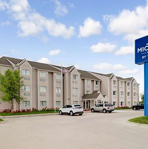 Microtel Inn & Suites By Wyndham בלוויו Exterior photo