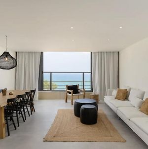 נתניה Stylish & Spacious 3 Bedroom Apartment By The Sea Exterior photo