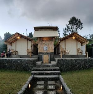 Kintamani Black Lava Hostel And Lodge Exterior photo