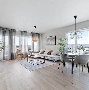 Njarthvik Modern & Stylish 4Br Apartment Exterior photo
