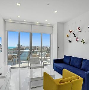 הוליווד Modern Penthouse Condo With 2 Story Private Terrace Exterior photo