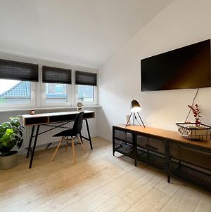 Mönchengladbach Komfortable Und Gemutliche Wohnung Mit 2 Sz Exterior photo