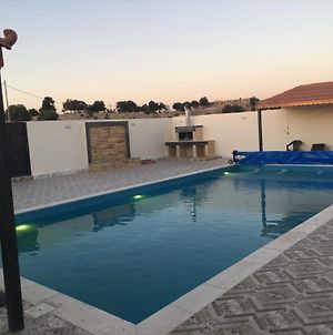 הוילה אירביד Poolside Perfection - Private Pool & Bbq Exterior photo