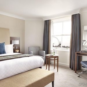 Thistle London Piccadilly Room photo