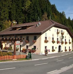 Sankt Jakob im Lesachtal Gasthof Zum Lowen Exterior photo