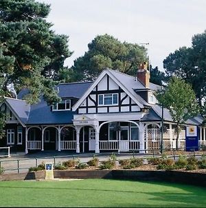 בורנמות' The Lodge At Meyrick Park Exterior photo