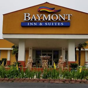 מלון Baymont By Wyndham וולטרבורו Exterior photo