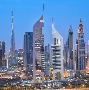 דובאי Jumeirah Emirates Towers Exterior photo