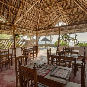 מלון מאטמווה Miramont Retreat Zanzibar Exterior photo