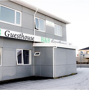 B&B Guesthouse - Bed And Breakfast Keflavik Centre Exterior photo