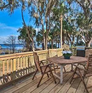 Crescent City Waterfront Home With Direct Lake Access And Dock! Exterior photo