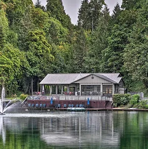 הוילה Ridgefield Luxurious Waterfront Retreat With Private Pond! Exterior photo