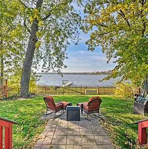 Fox Lake Lakefront Home With Game Room, Theater And Dock! Exterior photo