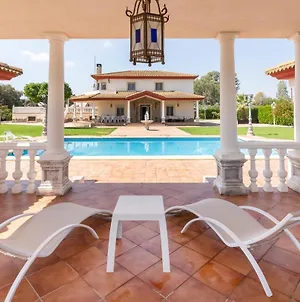 El Rinconcillo Nice Home In Crdoba With 7 Bedrooms, Wifi And Outdoor Swimming Pool Exterior photo