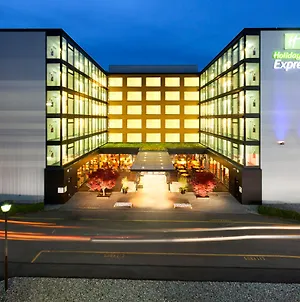 רומלאנג Holiday Inn Express Zurich Airport, An Ihg Hotel Exterior photo