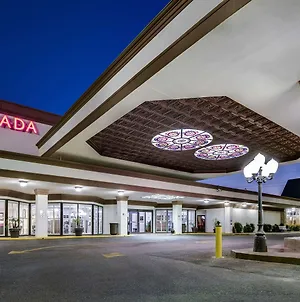 מלון Ramada By Wyndham Metairie New Orleans Airport Exterior photo