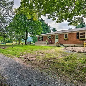 Dauphin Peaceful Home With Patio And Fire Pit On 2 Acres! Exterior photo