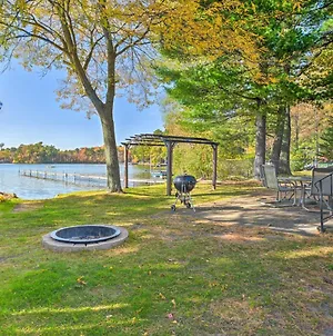 Waupaca Lake Cottage With Fire Pit And Boat Dock Exterior photo