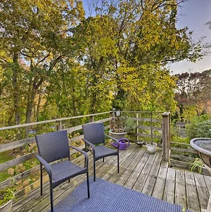 Cozy Dix Hills Apt With Deck About 7 Mi To Beach! Exterior photo