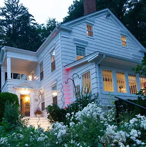 Cold Spring Harbor The Harbor Rose Bed & Breakfast Exterior photo