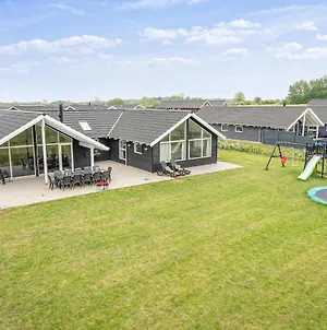 Skåstrup Amazing Home In Bogense With 5 Bedrooms, Sauna And Wifi Exterior photo