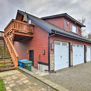 Modern Edgewood Home Near Tacoma With Deck! Exterior photo