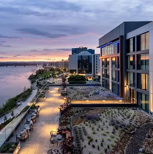 Ac Hotel By Marriott Vancouver Waterfront Exterior photo