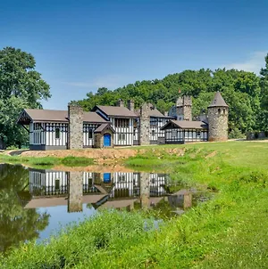 Avon Missouri Castle With Private Lake, Pool And 100 Acres! Exterior photo