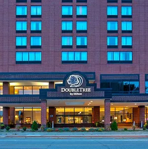 מלון Doubletree By Hilton לנסינג Exterior photo
