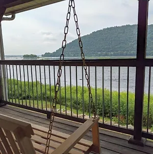 Dauphin Susquehanna River Front Luxury Home Exterior photo