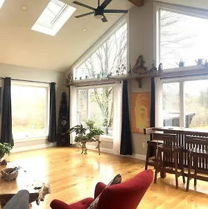 Uxbridge Zen Designed Guest Suite With Private 2-Mile Trail Loop Exterior photo