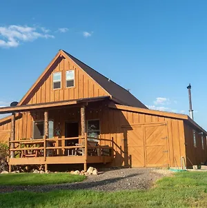 פנגואיץ' Beautiful 1 Bedroom "Barn" Cabin - Perfect For Small Families Exterior photo