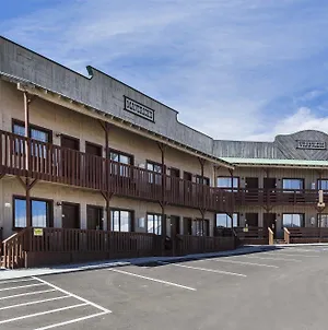 פנגואיץ' Quality Inn Bryce Canyon Exterior photo