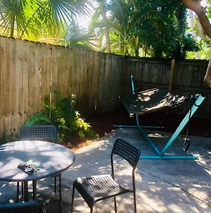 One Bedroom Apt With Private Patio Near Fort Lauderdale Beach Exterior photo